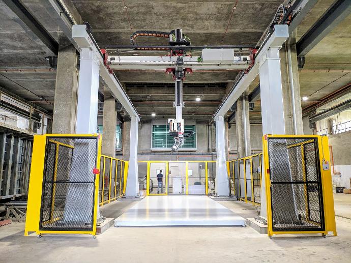 VSF gantry at HDB Singapore  3/5 axis printing and 5-Axis milling capability
